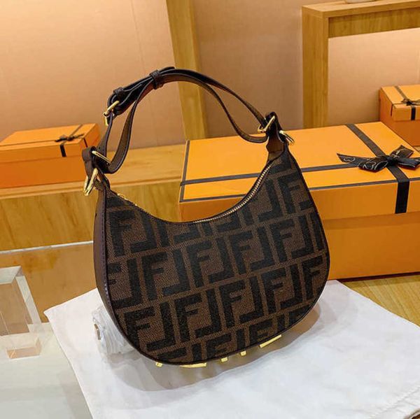 new luxury factory direct sales 2023 selling fashion contrast letter splice one shoulder underarm commuter bag and elegant hardware decorati
new luxury factory direct sales 2023 selling fashion contrast letter splice one shoulder underarm commuter bag and elegant hardware decorati