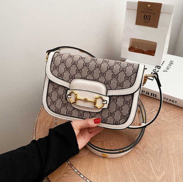 2023 factory direct sales large capacity new wine god luxury shoulder crossbody leather small square women's underarm bag
2023 factory direct sales large capacity new wine god luxury shoulder crossbody leather small square women's underarm bag