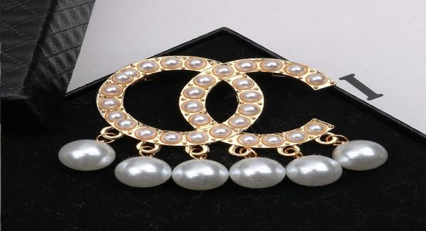 18k gold plated brand double letter brooches geometric design inlay pearl sweater suit collar pin fashion mens womens pendant broo3894873, Gray
18k gold plated brand double letter brooches geometric design inlay pearl sweater suit collar pin fashion mens womens pendant broo3894873, Gray