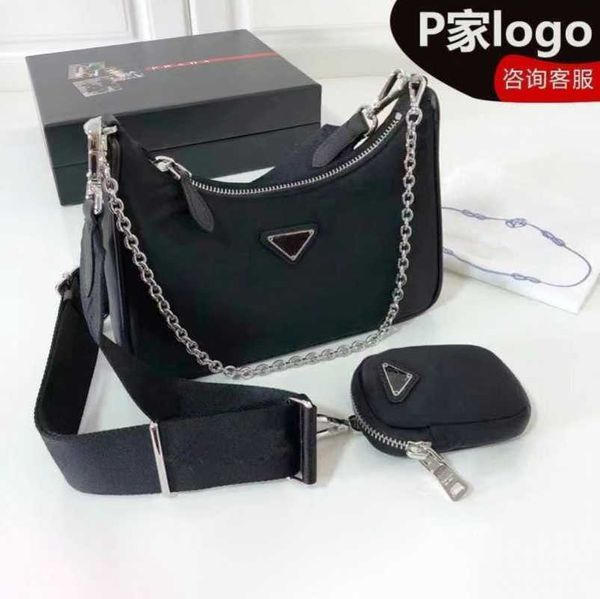 2023 factory direct sales family three in one women's premium nylon fabric net red chain single shoulder crossbody bag
2023 factory direct sales family three in one women's premium nylon fabric net red chain single shoulder crossbody bag
