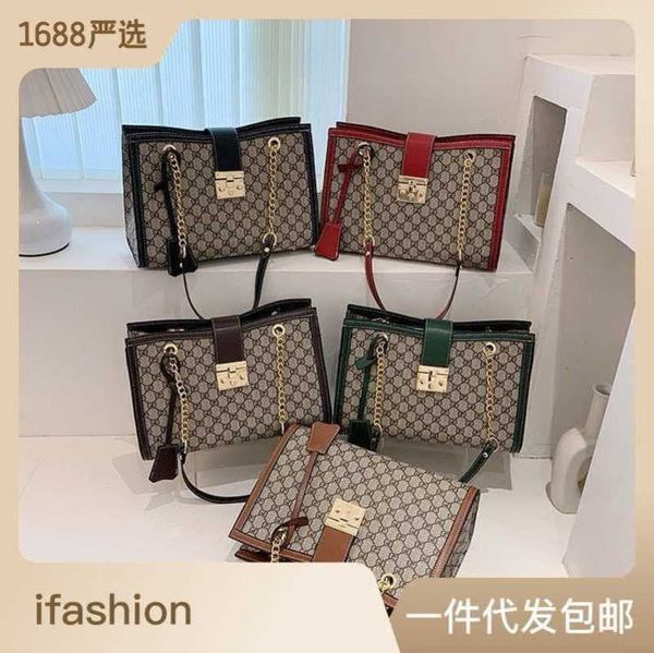 factory direct sales 2023 new versatile large capacity old flower print tote chain strap handheld shoulder bag batch
factory direct sales 2023 new versatile large capacity old flower print tote chain strap handheld shoulder bag batch
