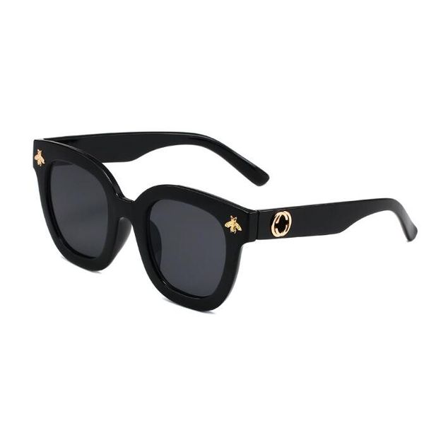 sunglasses classic eyeglasses goggle outdoor beach sun quay glasses for man woman mix colors, White;black
sunglasses classic eyeglasses goggle outdoor beach sun quay glasses for man woman mix colors, White;black
