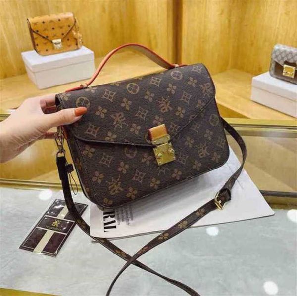2023 new luxury bags postman female printing buckle shoulder contrast red portable messenger 6u1z
2023 new luxury bags postman female printing buckle shoulder contrast red portable messenger 6u1z