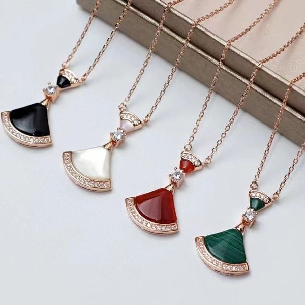 women designer necklace luxury fan shaped chains for gold white black shell chain woman jewelry christmas gift, Silver
women designer necklace luxury fan shaped chains for gold white black shell chain woman jewelry christmas gift, Silver