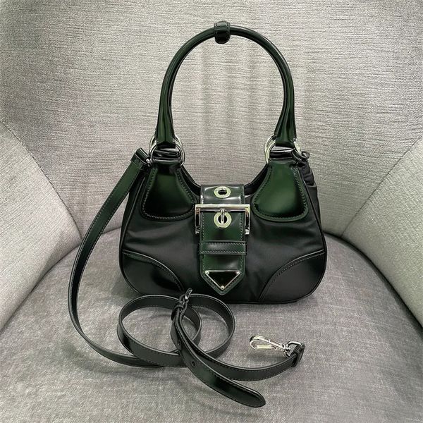 mens bag leather moon luxury bag triangular enamel solid color pin buckle classic shoulder borse street designer hand bags re nylon xb029 c2
mens bag leather moon luxury bag triangular enamel solid color pin buckle classic shoulder borse street designer hand bags re nylon xb029 c2