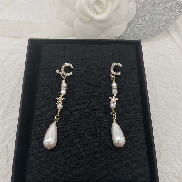 2023 luxury quality drop earring with diamond and nature shell beads in 18k gold plated have box stamp ps7432b, Golden
2023 luxury quality drop earring with diamond and nature shell beads in 18k gold plated have box stamp ps7432b, Golden