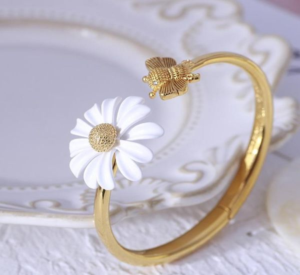 luxury designer jewelry women bracelet white daisy bangle copper with gold plated elegant flower earrings choker jewelry suit fash5982869, Black
luxury designer jewelry women bracelet white daisy bangle copper with gold plated elegant flower earrings choker jewelry suit fash5982869, Black