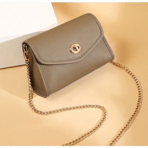 new 2023 women's genuine leather women's bag chain bag fashion crossbody bag layer cowhide shoulder bag commuter simple versatile
new 2023 women's genuine leather women's bag chain bag fashion crossbody bag layer cowhide shoulder bag commuter simple versatile
