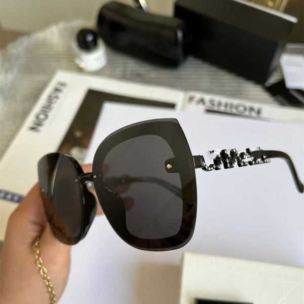 52% off wholesale of sunglasses new polarized driving street shooting women's fashion sunglasses hollow out, White;black
52% off wholesale of sunglasses new polarized driving street shooting women's fashion sunglasses hollow out, White;black