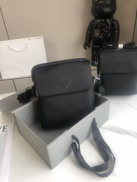 p 2023 new men inclined shoulder bag large small original briefcase hardware delicate electroforming imported nylon fabric large capacity ca
p 2023 new men inclined shoulder bag large small original briefcase hardware delicate electroforming imported nylon fabric large capacity ca