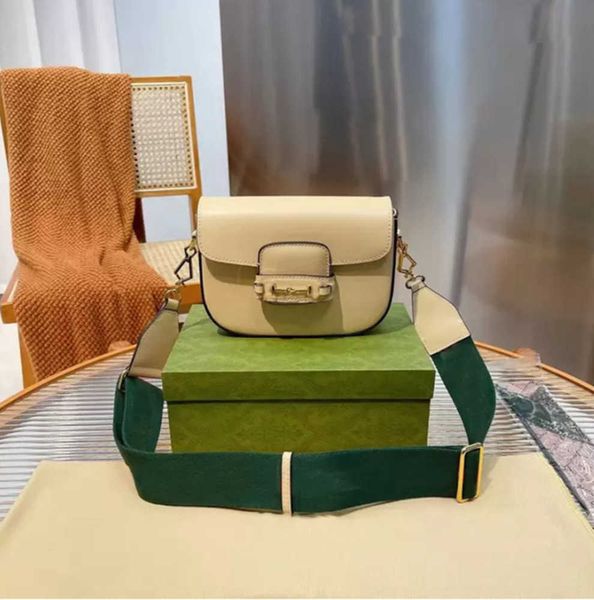 2021 big brand luggage designer bags fashion ladies classic presbyopic wallet card holder women's bag
2021 big brand luggage designer bags fashion ladies classic presbyopic wallet card holder women's bag