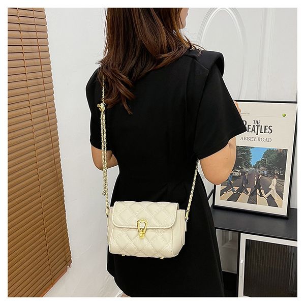 new women's bag pu shoulder bag fashion diamond chain crossbody bag casual small square bag 08
new women's bag pu shoulder bag fashion diamond chain crossbody bag casual small square bag 08
