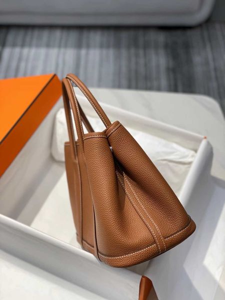 highest quality classic garden party tote bag 2023 new cowhide garden bag on the first floor hand sewn leisure commuting tote fashion versat
highest quality classic garden party tote bag 2023 new cowhide garden bag on the first floor hand sewn leisure commuting tote fashion versat