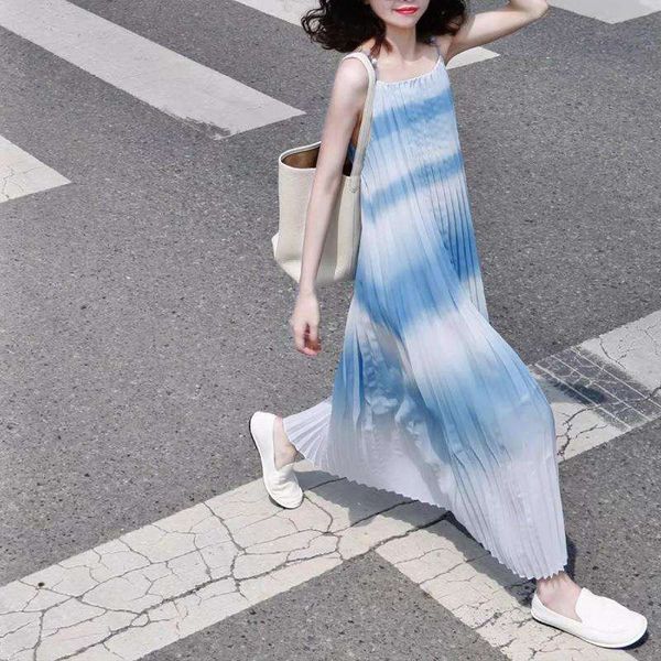 french blue graded pleated strap dress for women summer seaside, Black;gray
french blue graded pleated strap dress for women summer seaside, Black;gray