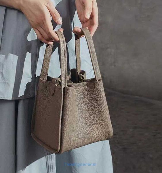 brand h ermes vegetable bags for women hong kong it cowhide basket bag bucket handbag tote one shoulder skew straddle tide with real logo
brand h ermes vegetable bags for women hong kong it cowhide basket bag bucket handbag tote one shoulder skew straddle tide with real logo