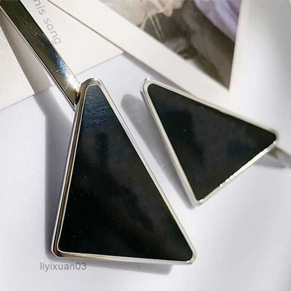 designer barrettes womens girls metal triangle p-letter hair clips high-quality brand classic versatile leisure headwear hairclips black sha, Golden;silver
designer barrettes womens girls metal triangle p-letter hair clips high-quality brand classic versatile leisure headwear hairclips black sha, Golden;silver