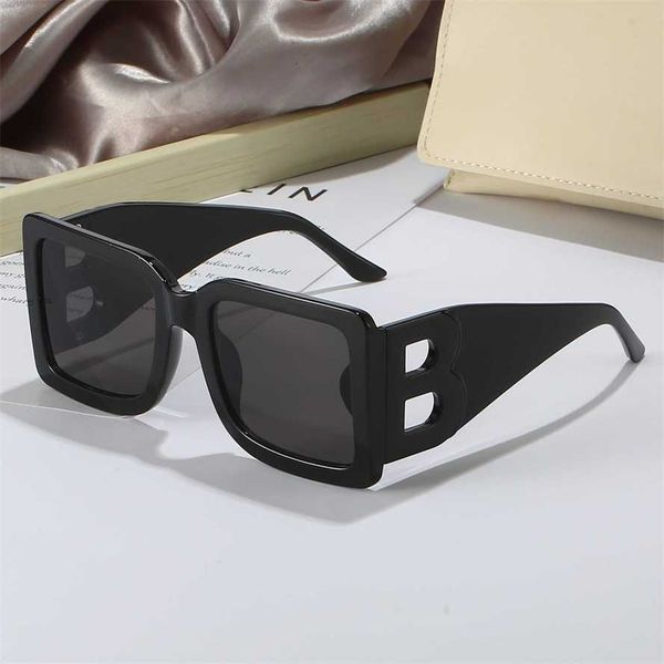 52% off wholesale of b family's same style fashionable women's large sunglasses pc frame square ins glasses, White;black
52% off wholesale of b family's same style fashionable women's large sunglasses pc frame square ins glasses, White;black