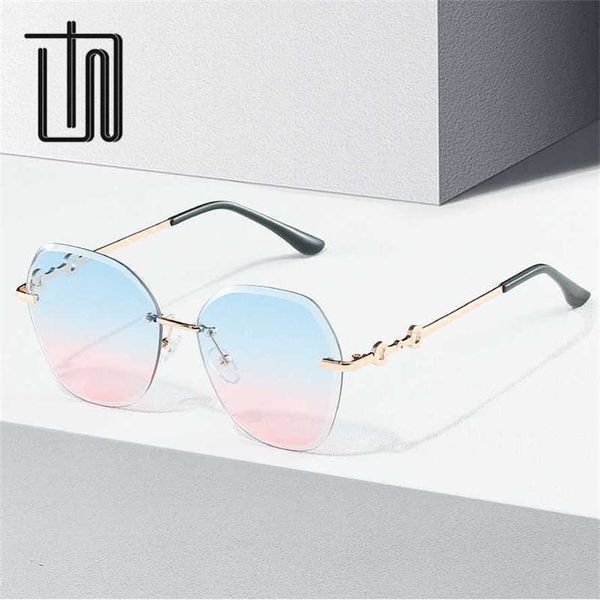 50% off wholesale of sunglasses new frameless trimmed 9228 ocean film women fashion sunglasses, White;black
50% off wholesale of sunglasses new frameless trimmed 9228 ocean film women fashion sunglasses, White;black