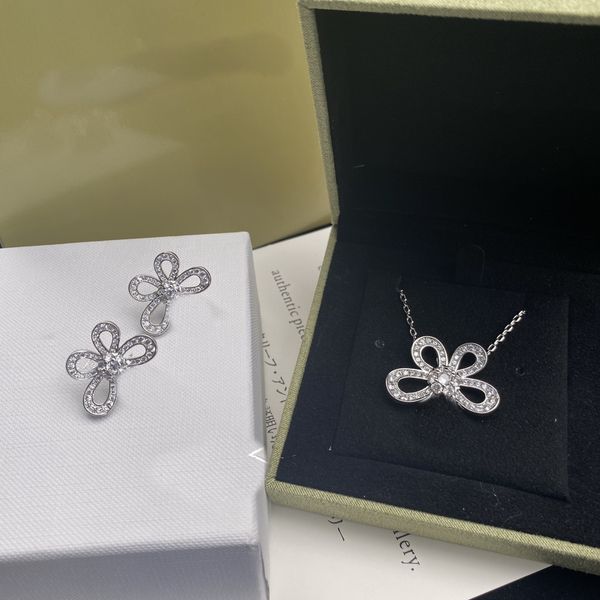 2023 diamond necklace fashion classic clover necklace charm 18k rose gold silver plated agate pendant for women&girl valentine's engage
2023 diamond necklace fashion classic clover necklace charm 18k rose gold silver plated agate pendant for women&girl valentine's engage