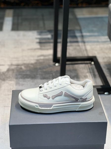 famous brand skel low sneakers shoes skeleton bones leather trainers white black blue skull couple skateboard walking couple casual sports e
famous brand skel low sneakers shoes skeleton bones leather trainers white black blue skull couple skateboard walking couple casual sports e