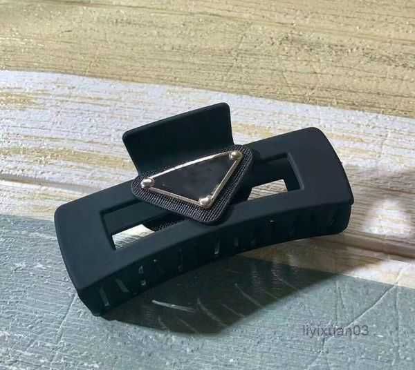 designer barrettes womens girls metal triangle p-letter hair clips high-quality brand classic versatile leisure headwear hairclips black sha, Golden;silver
designer barrettes womens girls metal triangle p-letter hair clips high-quality brand classic versatile leisure headwear hairclips black sha, Golden;silver