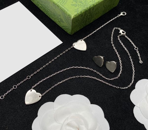 heart pendant studs fashion letters designer necklace hip hop chain bracelets street style female earrings set jewelry4211796, Golden;silver
heart pendant studs fashion letters designer necklace hip hop chain bracelets street style female earrings set jewelry4211796, Golden;silver