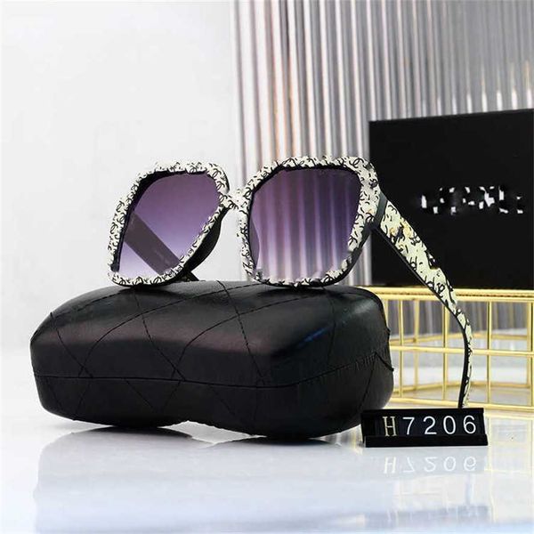 50% off wholesale of new style square glasses sunshade uv resistant womens popular tiktok ins same sunglasses, White;black
50% off wholesale of new style square glasses sunshade uv resistant womens popular tiktok ins same sunglasses, White;black