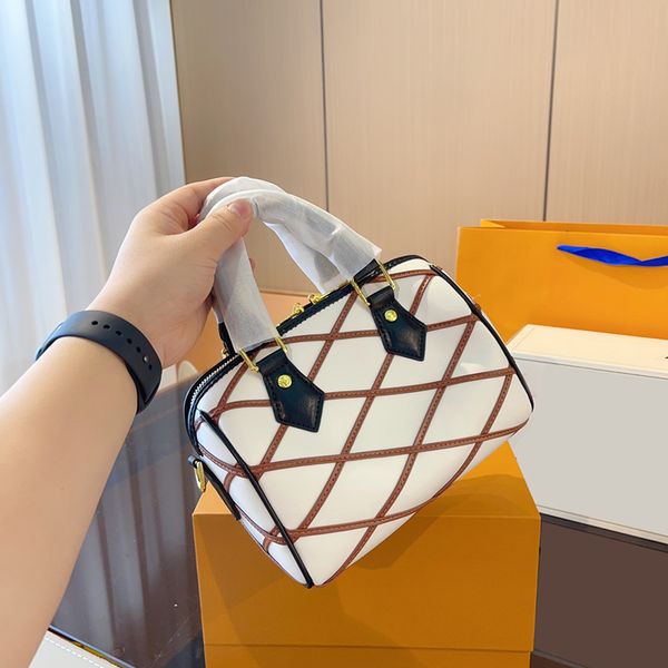 fashion pillow bag designer bag new tote leather crossbody bag shoulder bag cowhide trim printed women's bag striped embellished social
fashion pillow bag designer bag new tote leather crossbody bag shoulder bag cowhide trim printed women's bag striped embellished social