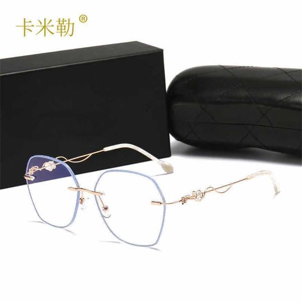 56% off wholesale of sunglasses polarized original oval face with strong frame and fashionable frameless anti light blue film glasses 802, White;black
56% off wholesale of sunglasses polarized original oval face with strong frame and fashionable frameless anti light blue film glasses 802, White;black