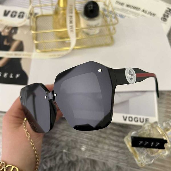 50% off wholesale of new square women's polarizing lenses high-definition sunglasses anti ultraviolet sunglasses, White;black
50% off wholesale of new square women's polarizing lenses high-definition sunglasses anti ultraviolet sunglasses, White;black