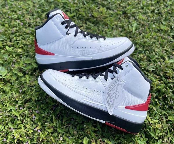 authentic 2 2s og chicago basketball shoes dx2454-106 retro sports sneakers outdoor mens white varsity red black with original box 40-47.5
authentic 2 2s og chicago basketball shoes dx2454-106 retro sports sneakers outdoor mens white varsity red black with original box 40-47.5