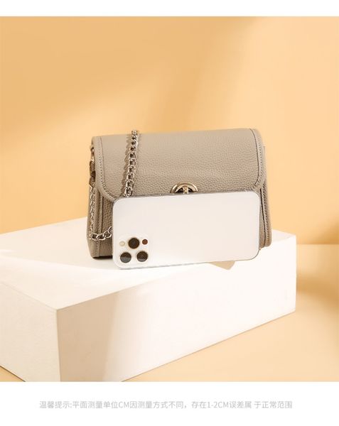 2021 women's genuine leather women's bag chain bag fashion crossbody bag layer cowhide shoulder bag commuter simple versatile bag
2021 women's genuine leather women's bag chain bag fashion crossbody bag layer cowhide shoulder bag commuter simple versatile bag