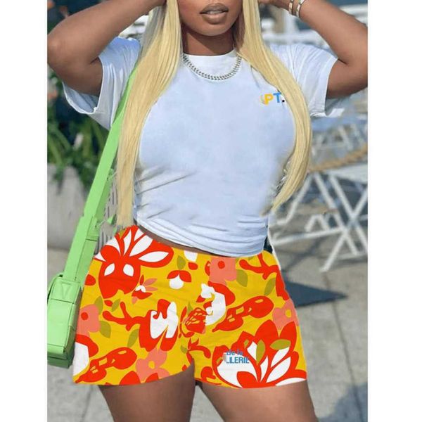2023 womens tracksuits summer sports outfits ladies two piece flower shorts set letter printed short sleeve t shirt and shorts, Gray
2023 womens tracksuits summer sports outfits ladies two piece flower shorts set letter printed short sleeve t shirt and shorts, Gray