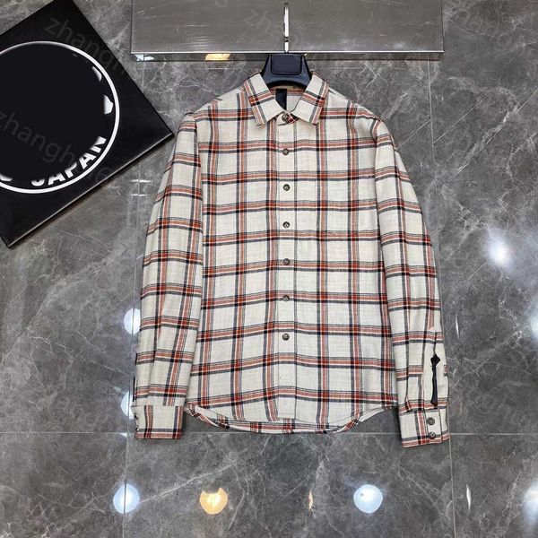 23ss designer mens shirt lapel graffiti cross plastered leather washed plaid shirt jacket men clothes, White;black
23ss designer mens shirt lapel graffiti cross plastered leather washed plaid shirt jacket men clothes, White;black