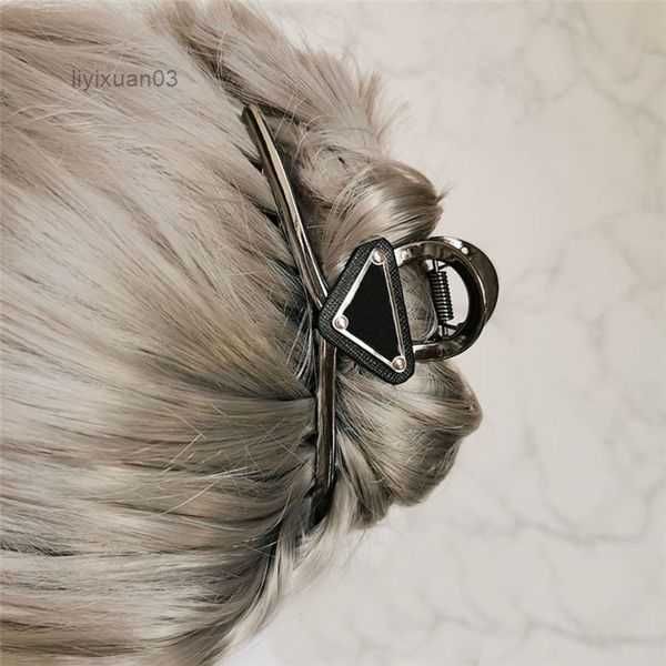 designer barrettes womens girls metal triangle p-letter hair clips high-quality brand classic versatile leisure headwear hairclips black sha, Golden;silver
designer barrettes womens girls metal triangle p-letter hair clips high-quality brand classic versatile leisure headwear hairclips black sha, Golden;silver