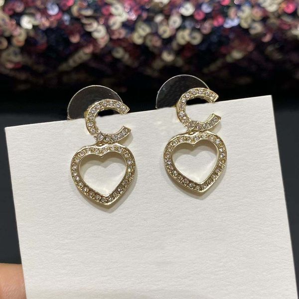 2023 luxury quality charm drop earring with diamond in 18k gold plated have box stamp heart shape simple style ps7382b, Golden
2023 luxury quality charm drop earring with diamond in 18k gold plated have box stamp heart shape simple style ps7382b, Golden