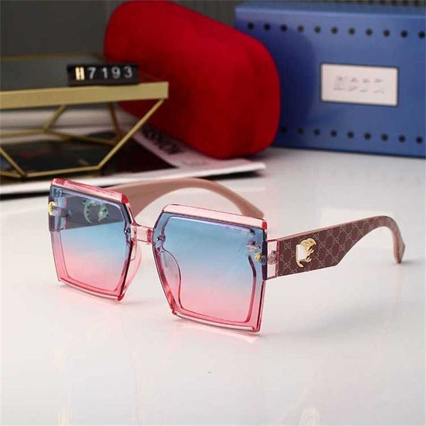 52% off wholesale of new generous frame fashion sunglasses women's advanced sunglasses straight, White;black
52% off wholesale of new generous frame fashion sunglasses women's advanced sunglasses straight, White;black