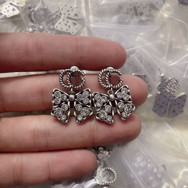 vintage designers colours crystal rhinestone letter ear stud geometric butterfly 18k gold plating earring wedding party jewelry accessories, Golden;silver
vintage designers colours crystal rhinestone letter ear stud geometric butterfly 18k gold plating earring wedding party jewelry accessories, Golden;silver