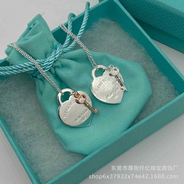 brand tiffay high edition love key necklace s925 sterling silver fashion simple peach heart collar chain, Black
brand tiffay high edition love key necklace s925 sterling silver fashion simple peach heart collar chain, Black