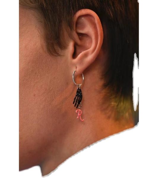 21ss raf simons ghost claw r letter fashion dangle earrings men and women hip hop street style fashion accessories3382884, Silver
21ss raf simons ghost claw r letter fashion dangle earrings men and women hip hop street style fashion accessories3382884, Silver