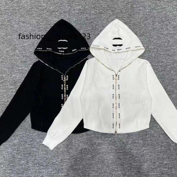spring designer women's knits high-end luxury black and white fashion casual hooded zipper c letter embroidered jacket
spring designer women's knits high-end luxury black and white fashion casual hooded zipper c letter embroidered jacket