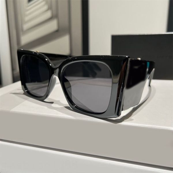 plastic designer sunglasses fashion gafas de sol letter calssical solid color metal mens glasses simply oversized luxury sunglasses for wome, White;black
plastic designer sunglasses fashion gafas de sol letter calssical solid color metal mens glasses simply oversized luxury sunglasses for wome, White;black