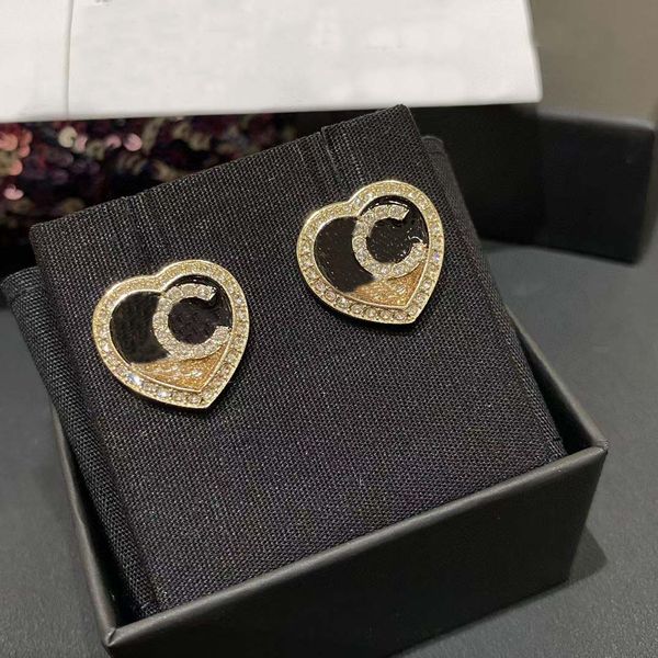2023 luxury quality charm stud earring with diamond and black enamel color heart shape in 18k gold plated have box stamp ps7385b, Golden
2023 luxury quality charm stud earring with diamond and black enamel color heart shape in 18k gold plated have box stamp ps7385b, Golden