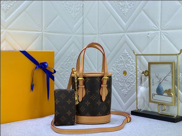 2023women totes shopping bags handbags purses floral letter bucket leather fashion shoulder bags wallets
2023women totes shopping bags handbags purses floral letter bucket leather fashion shoulder bags wallets