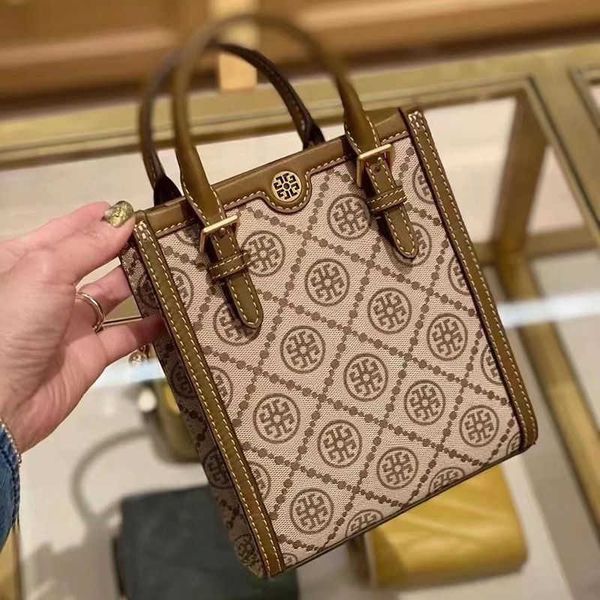 2023 new tory designer bag for women fmfd classic tb monogram women's square tote bag single shoulder handbag crossbody handheld wallet
2023 new tory designer bag for women fmfd classic tb monogram women's square tote bag single shoulder handbag crossbody handheld wallet
