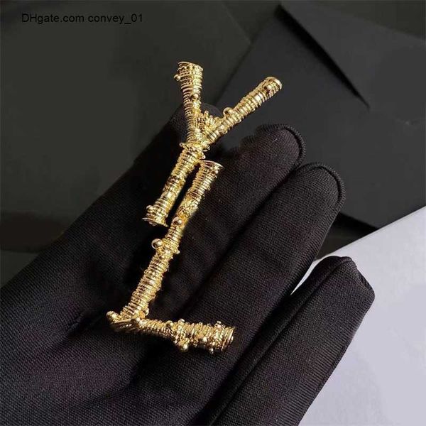 brasses brooches classical designer letter retro gift gold color pins women fashion broche large beads female clothes suit alloy brooch for, Gray
brasses brooches classical designer letter retro gift gold color pins women fashion broche large beads female clothes suit alloy brooch for, Gray