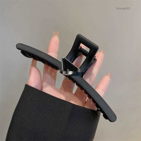 designer barrettes womens girls metal triangle p-letter hair clips high-quality brand classic versatile leisure headwear hairclips black sha, Golden;silver
designer barrettes womens girls metal triangle p-letter hair clips high-quality brand classic versatile leisure headwear hairclips black sha, Golden;silver