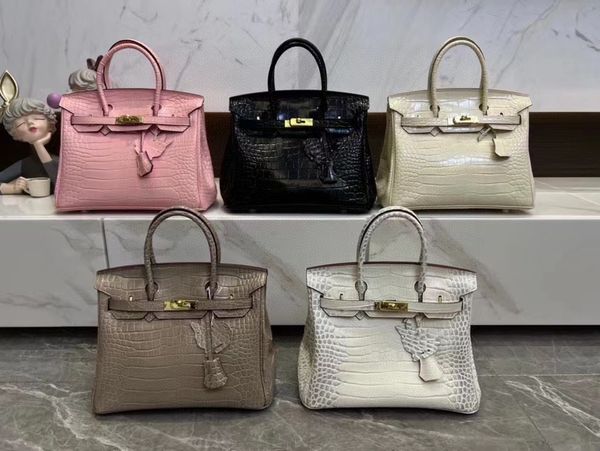 brand women's bag high-end color matching platinum layer leather 1:1 handbag shoulder large capacity multifunctional belt original dust
brand women's bag high-end color matching platinum layer leather 1:1 handbag shoulder large capacity multifunctional belt original dust