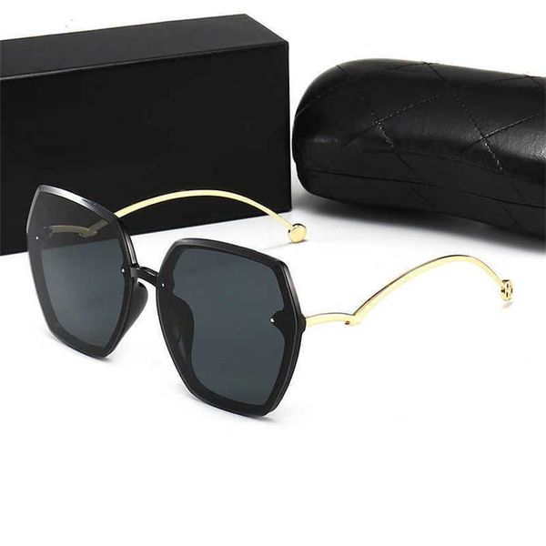 56% off wholesale of sunglasses new women's fashion classic driving travel sunglasses 9142, White;black
56% off wholesale of sunglasses new women's fashion classic driving travel sunglasses 9142, White;black