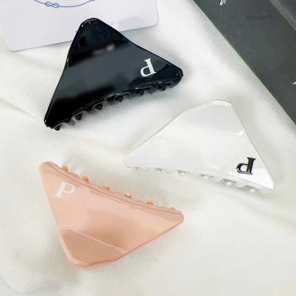 designer barrettes womens girls metal triangle p-letter hair clips high-quality brand classic versatile leisure headwear hairclips black sha, Golden;silver
designer barrettes womens girls metal triangle p-letter hair clips high-quality brand classic versatile leisure headwear hairclips black sha, Golden;silver